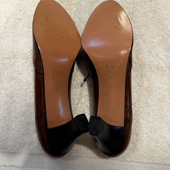 Caressa - Picture 4 of 4